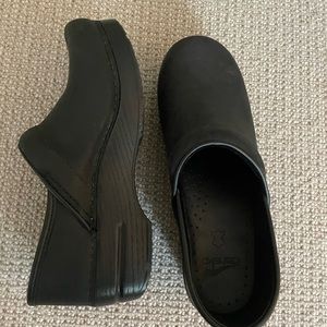 DANSKO CLOGS- BLACK MATTE